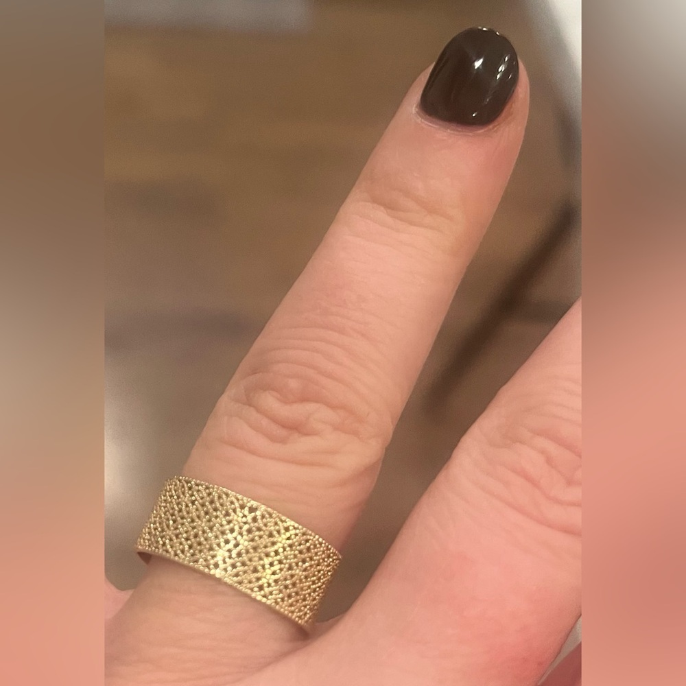 Grace Lee Straight Lace Band Women's Ring - size 5